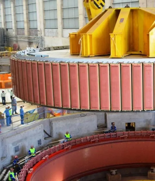 Rotor de gerador hidrelétrico durante manutenção